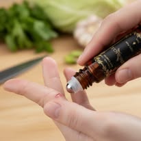 Emuracle — Huile d'émeu pure 100% | Format pratique 10 ml | Brûlures, égratignures & coupures