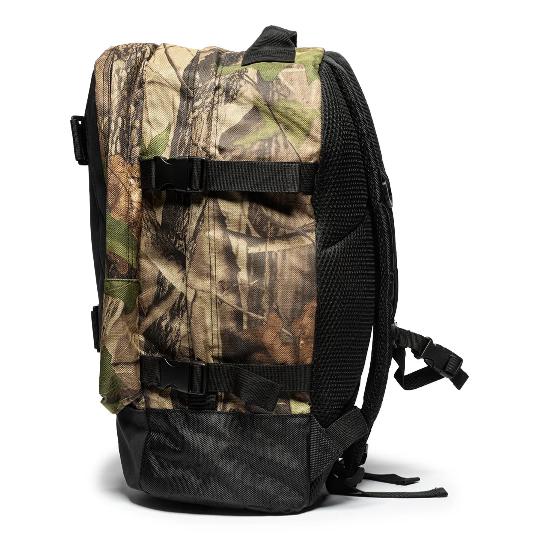 Red Dragon 'Traveler' Skateboard Backpack - Outdoor Camo
