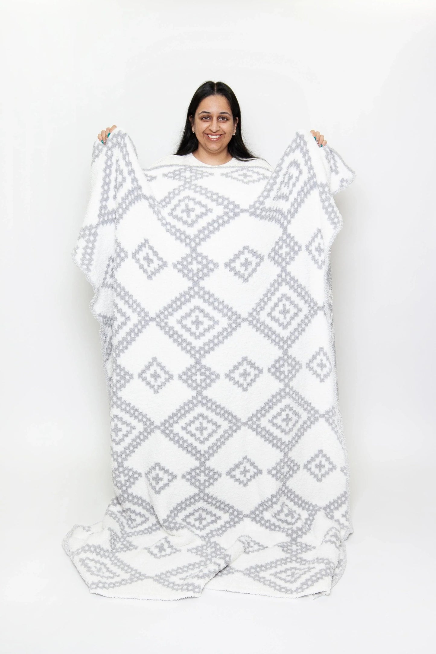 Grey & White Diamond Mosaic Print Extended Throw