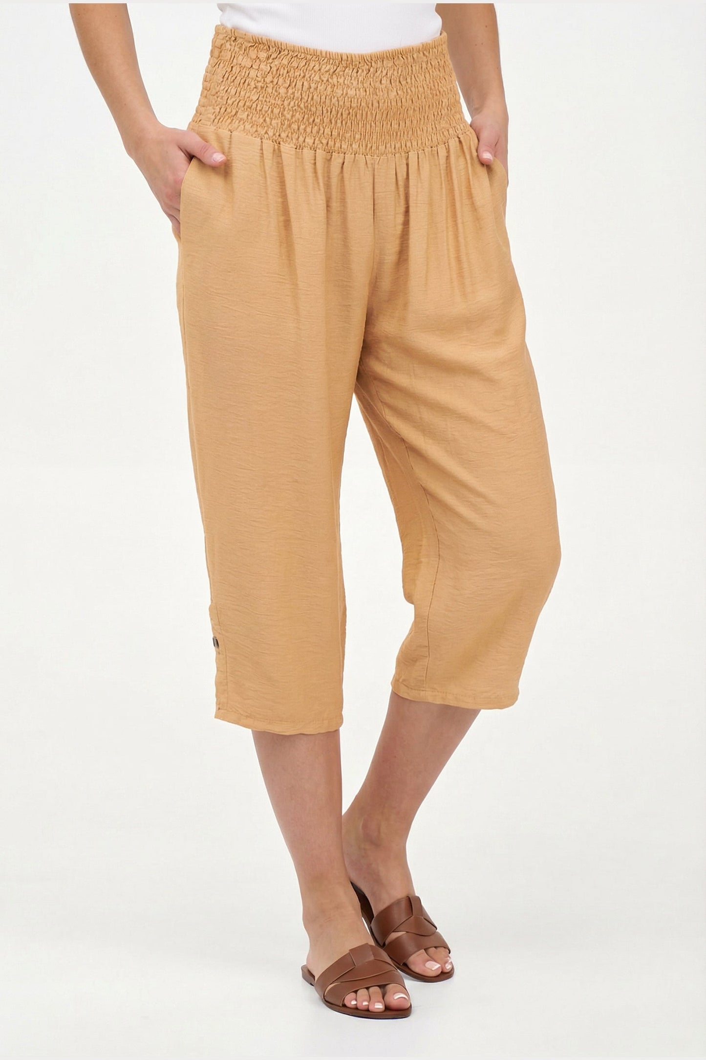 Women's Woven Capri Trousers
