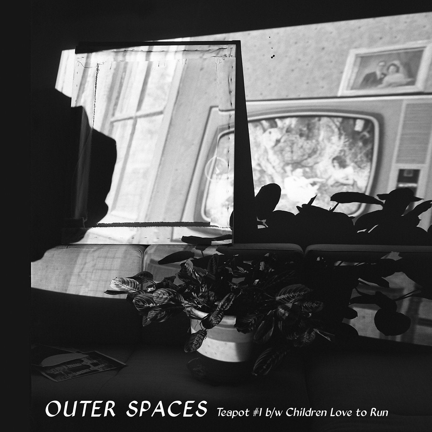 Outer Spaces / Teapot #1 b/w Children Love to Run - 7" Vinyl