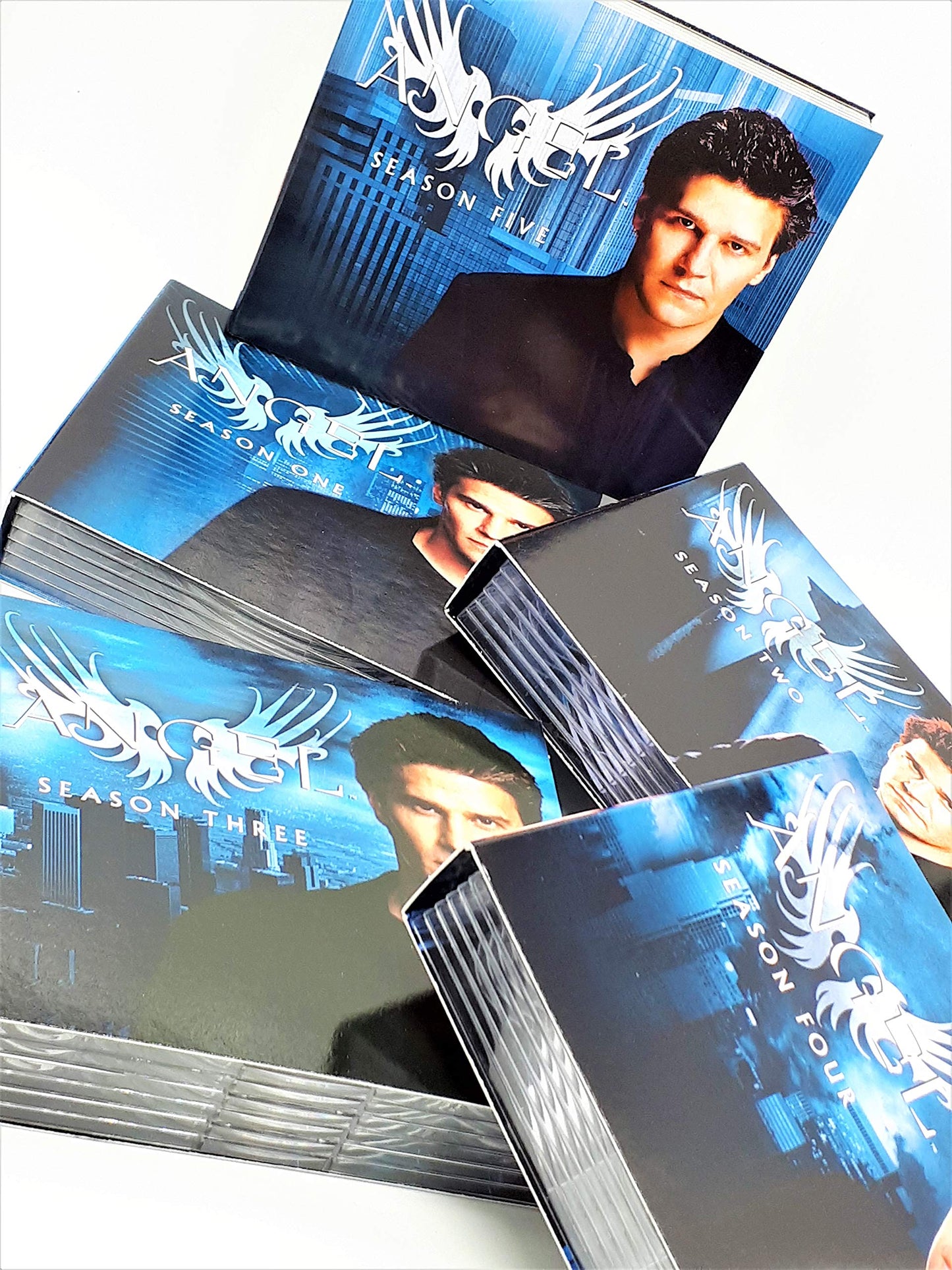 Angel - Seasons 1-5 (Collectors Set) (30DVD)