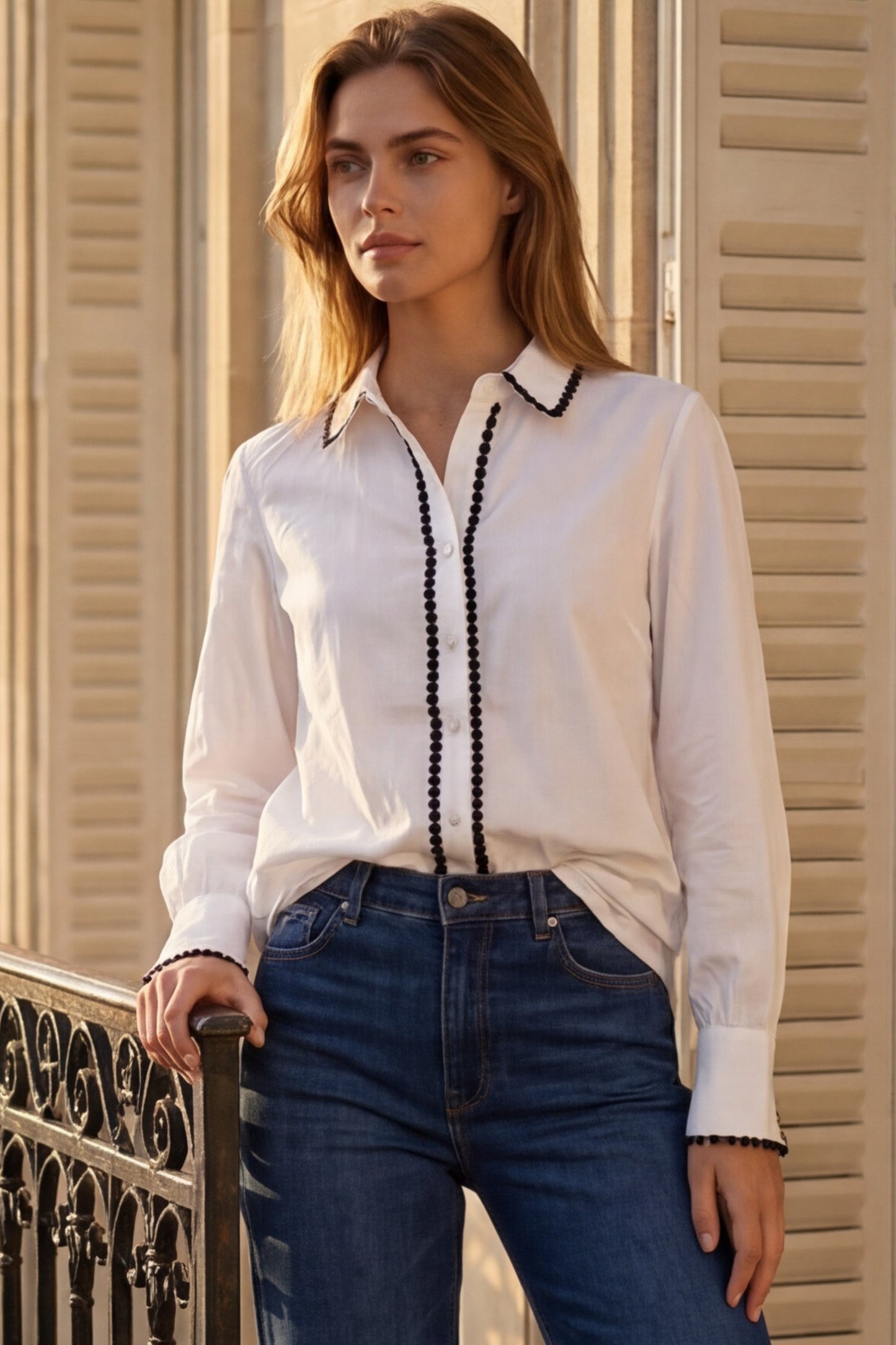 Amelie Contrast-Trim Button Blouse