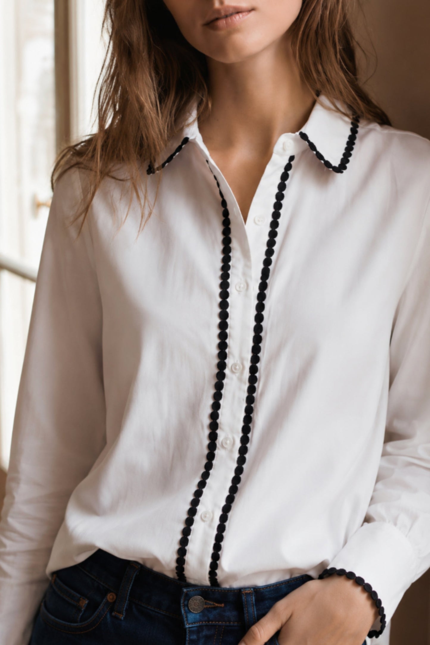 Amelie Contrast-Trim Button Blouse