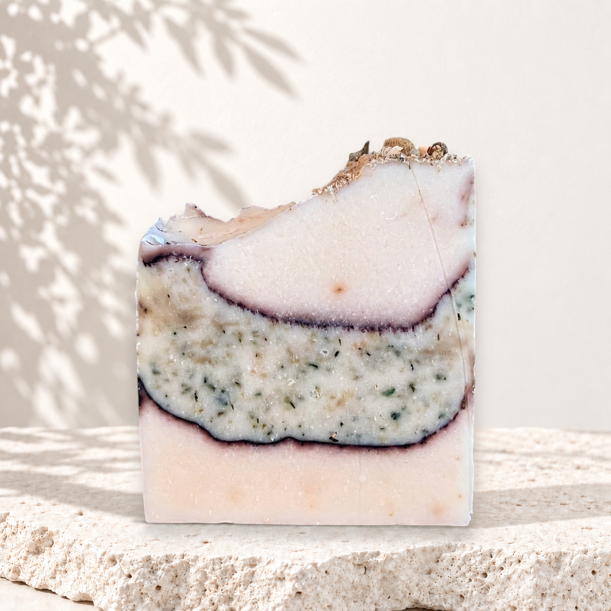 Savon au lait de chèvre SOPHIE miel et macérât de camomilles